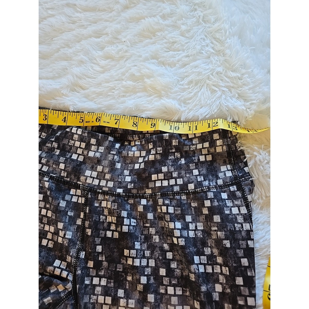 Danskin Now‎  Cropped Leggings Womens Size S Yoga Workout Gym Black White - Picture 9 of 11